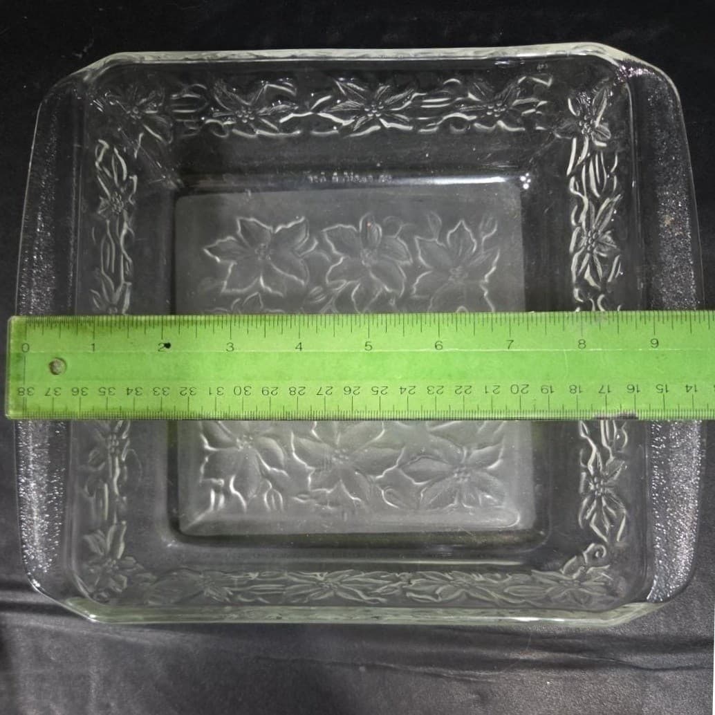 Princess House Fantasia 8X8 Casserole Dish, Vintage Frosted Poinsettia Bakeware - Thumbnail 2
