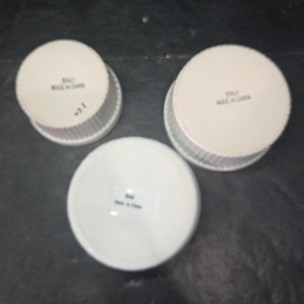 Bali White Ceramic Bowls, Set of 3, Ribbed Design, Vtg Glossy Glaze Kitchenware - Thumbnail 6