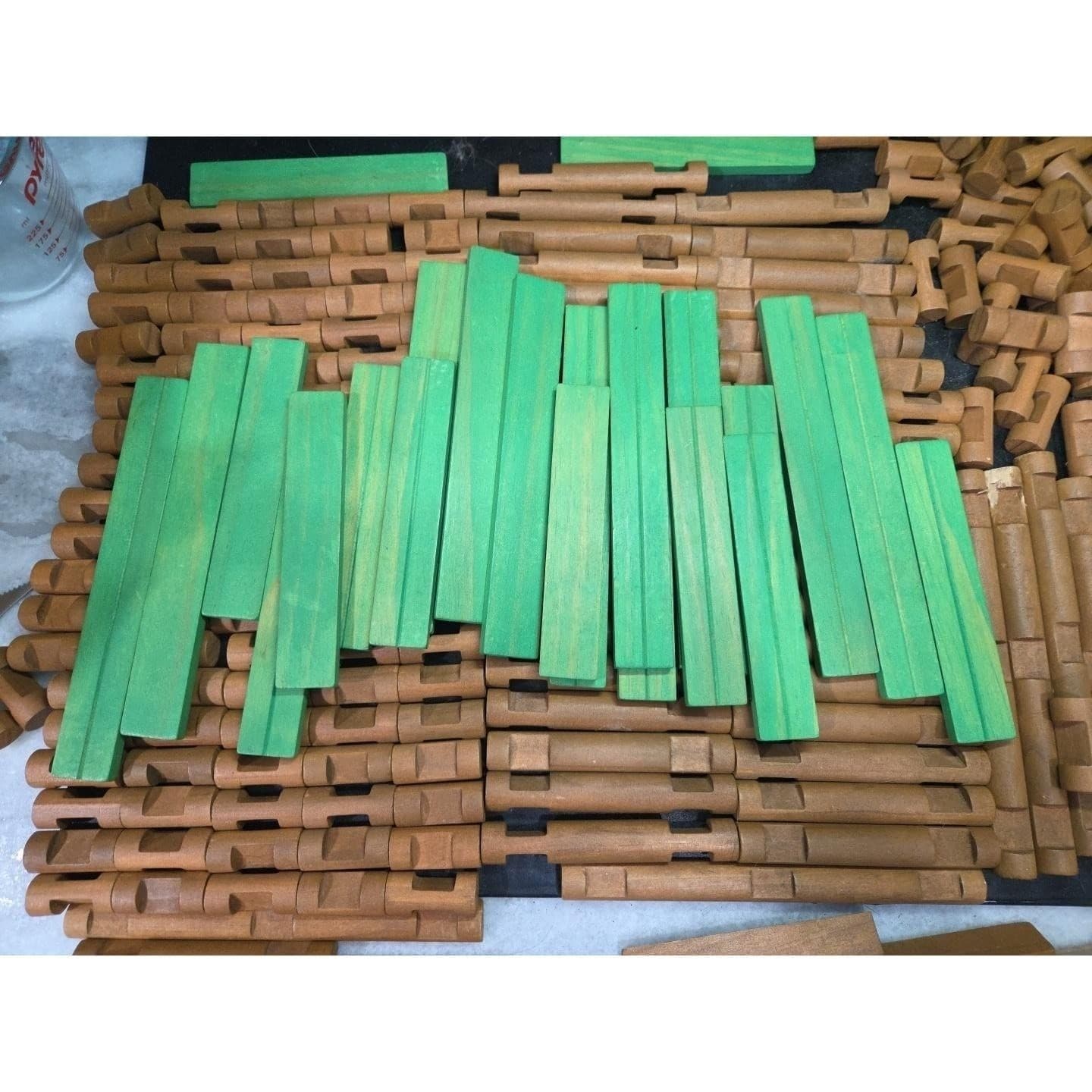 Tumble Tree Timbers Limited Edition Lincoln Logs & Wagon, Vtg Case, 300+ Pieces - Thumbnail 9
