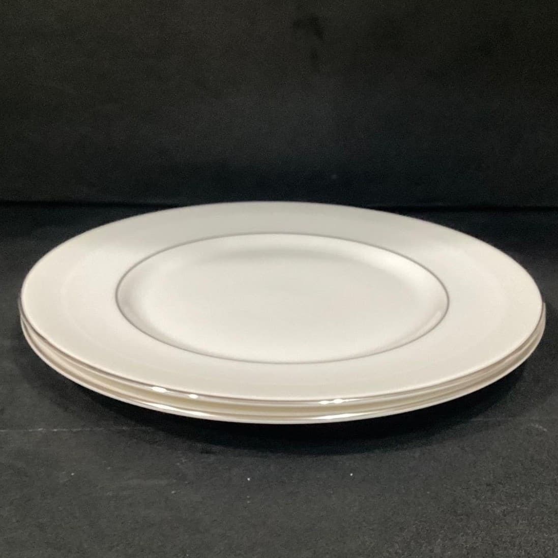 Royal Doulton Amulet Dinner Plates, Set of 2, Vtg White Floral Fine Bone China - Thumbnail 10