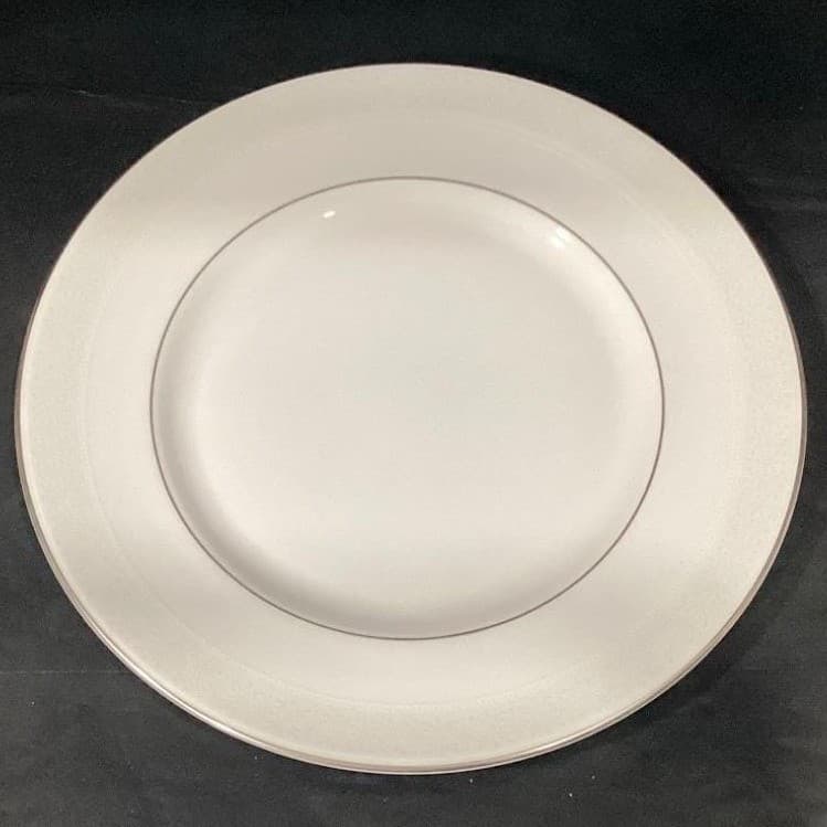 Royal Doulton Amulet Dinner Plates, Set of 2, Vtg White Floral Fine Bone China - Thumbnail 5