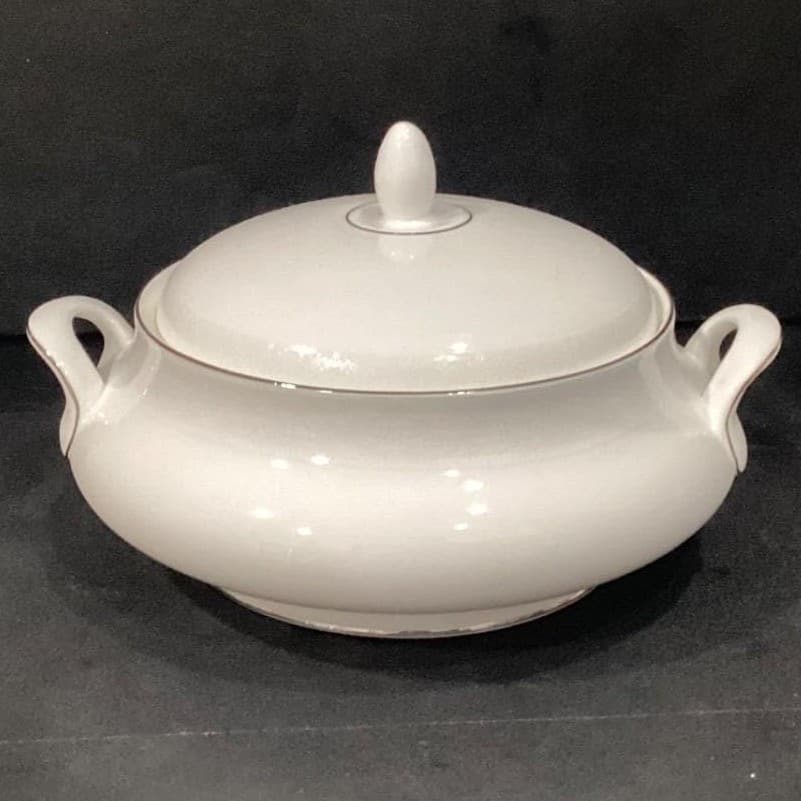 Royal Doulton Amulet Covered Vegetable Bowl, Fine Bone China, Round Serving Dish - Thumbnail 8