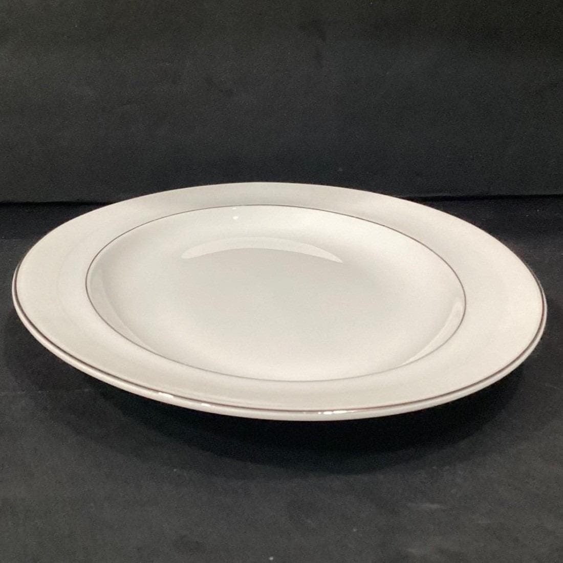 Royal Doulton Amulet Oval Serving Platter, White Floral Bone China Tableware - Thumbnail 9