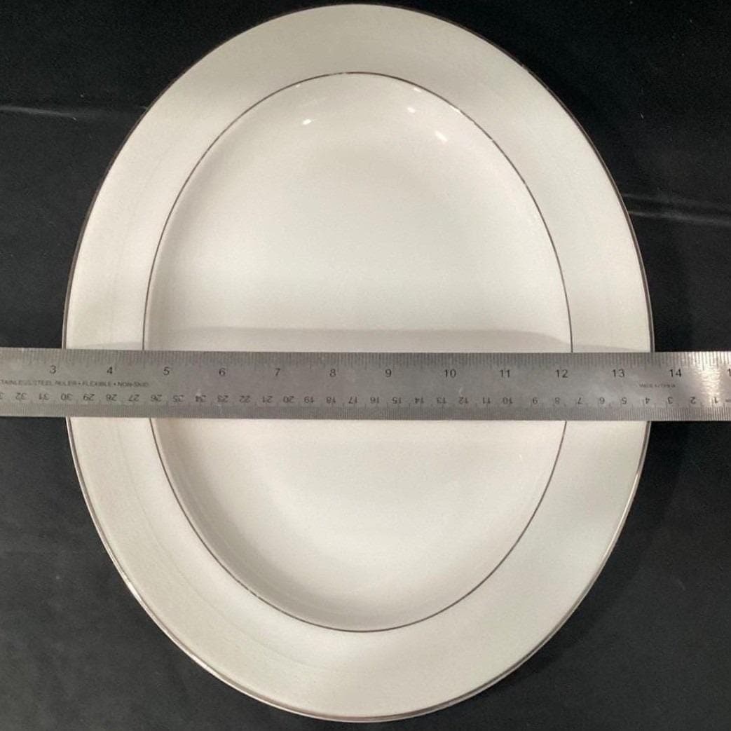 Royal Doulton Amulet Oval Serving Platter, White Floral Bone China Tableware - Thumbnail 3