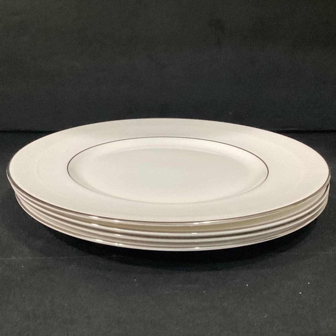 Royal Doulton China - Amulet - Set of 4 White Floral Dinner Plates - Thumbnail 9