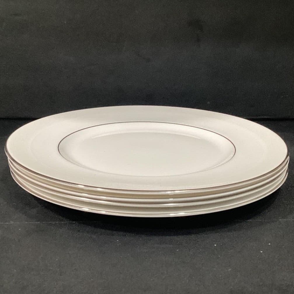 Royal Doulton China - Amulet - Set of 4 White Floral Dinner Plates - Thumbnail 10