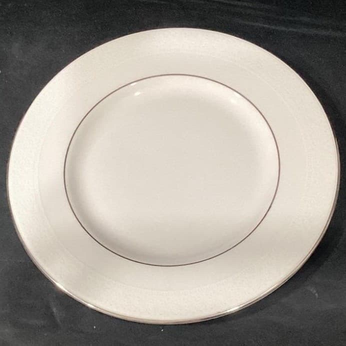 Royal Doulton Amulet Salad Plates, Set of 4, White Floral Bone China Dinnerware - Thumbnail 5