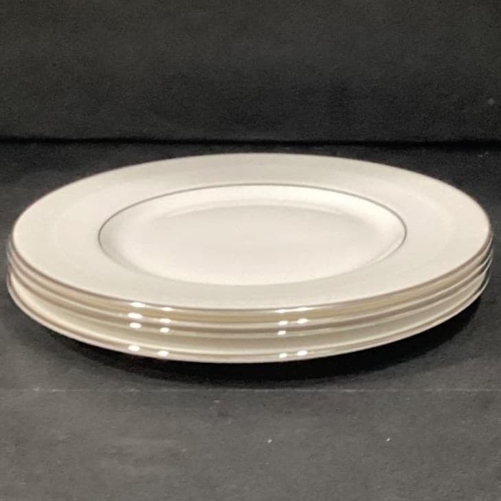 Royal Doulton Amulet Salad Plates, Set of 4, White Floral Bone China Dinnerware - Thumbnail 10