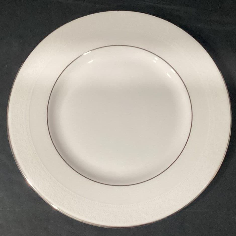 Royal Doulton Amulet Salad Plates, Set of 2, White Floral Bone China Dinnerware - Thumbnail 5