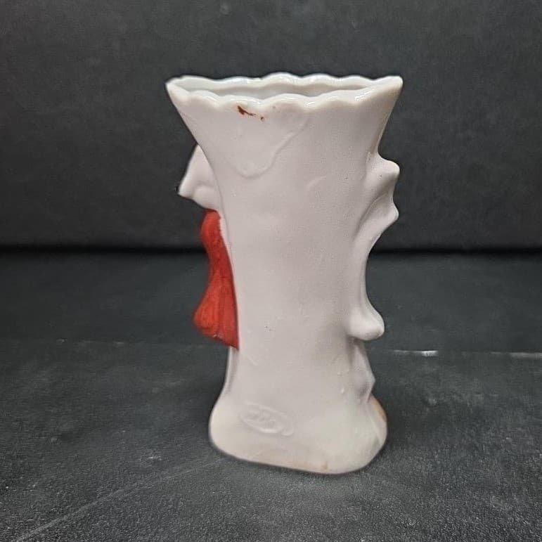 Japanese Antique Man Sculpted Bud Vase, Vintage Flower Holder, Mantel Decor - Thumbnail 4