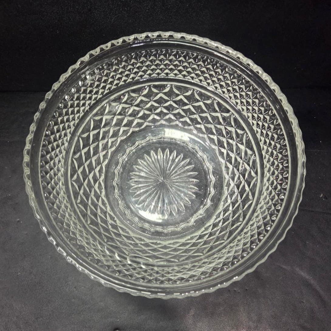 Anchor Hocking Wexford Serving Bowl, Vintage Clear Glassware, Table Centerpiece - Thumbnail 3