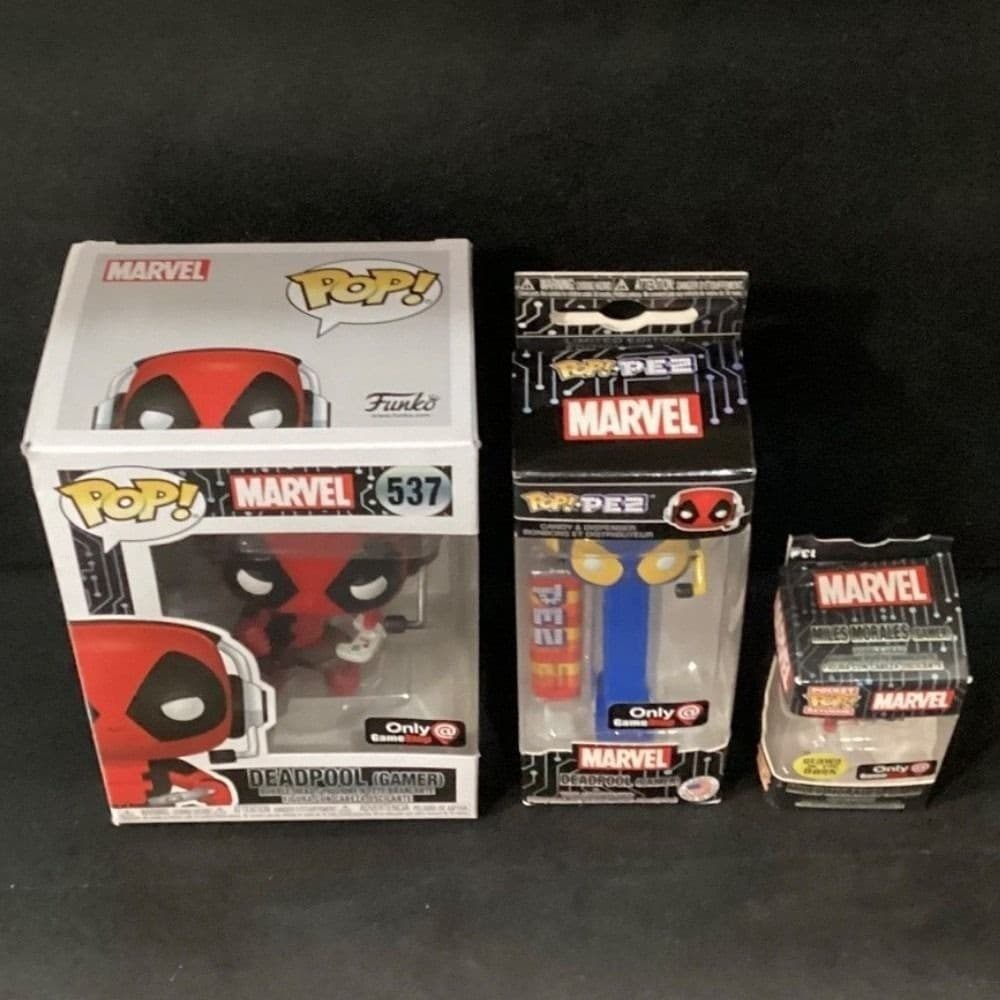 Marvel Deadpool Gamer Funko Pop 537 Pez Dispenser & Miles Morales Keychain Set - Thumbnail 4
