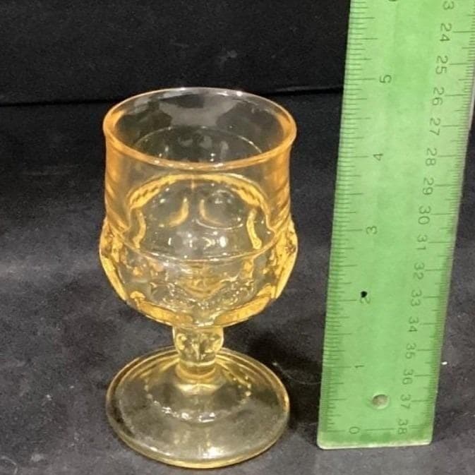 Indiana Glass Kings Crown Thumbprint Goblets, Set of 4, Vintage Yellow Stemware - Thumbnail 2
