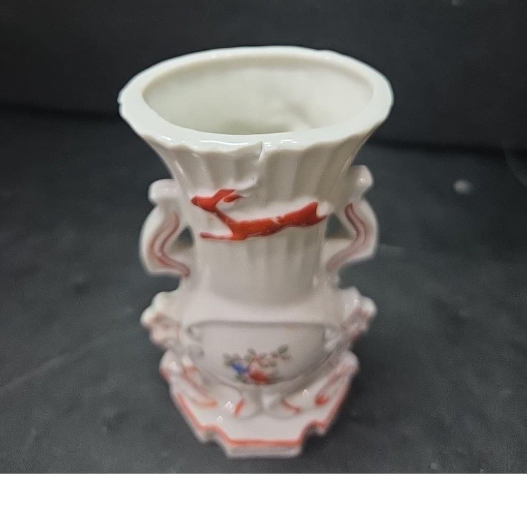 Bridgerton Style Japan Floral Vase, White and Red Flower Display, Mantel Decor - Thumbnail 6