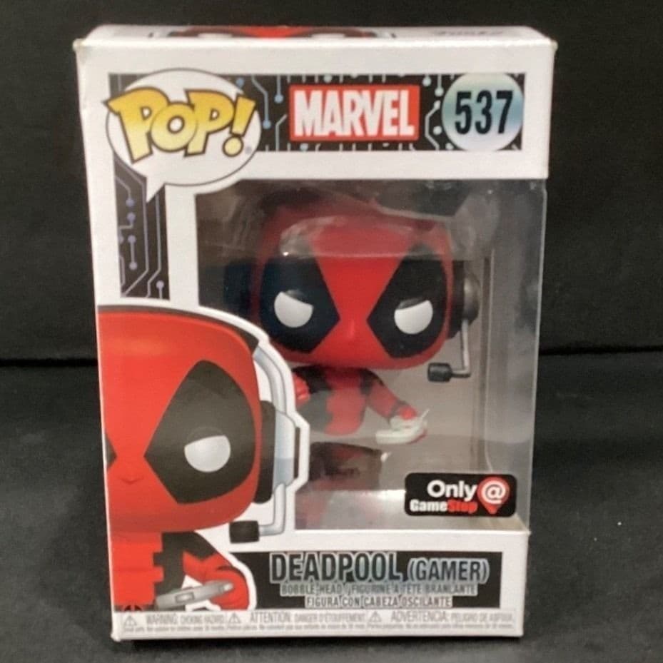 Marvel Deadpool Gamer Funko Pop 537 Pez Dispenser & Miles Morales Keychain Set - Thumbnail 6