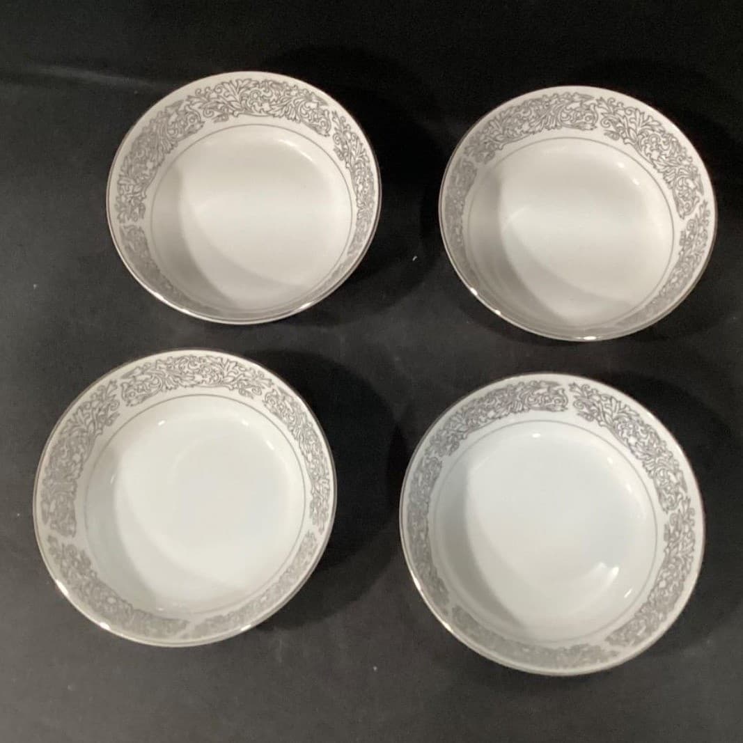 Brookwood Porcelain "Santiago" Berry Bowls, Set of 4, Replacement Tableware - Thumbnail 4