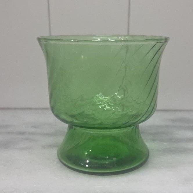 Anchor Hocking Emerald Green Vase, Vintage Ribbed Swirl Glass, MCM Home Accent - Thumbnail 2