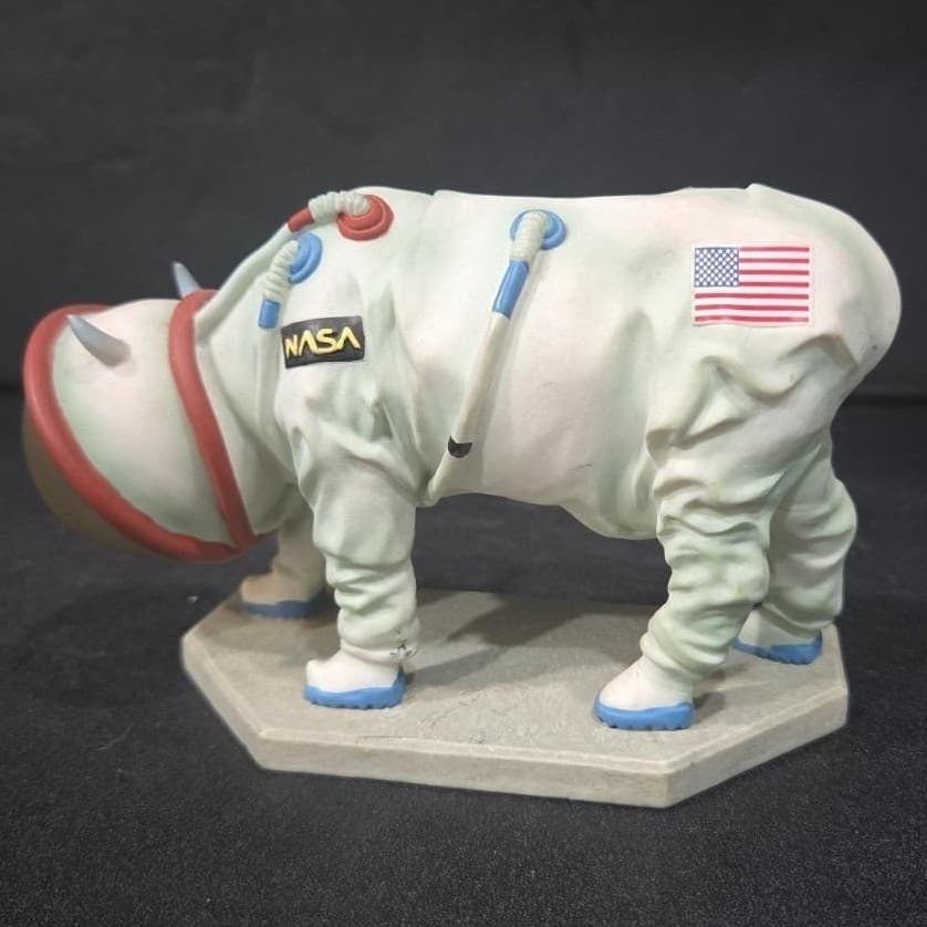 Cow Parade Moooooonwalk Figurine, Westland Giftware, Statue #9120, No Box/ Tag - Thumbnail 6