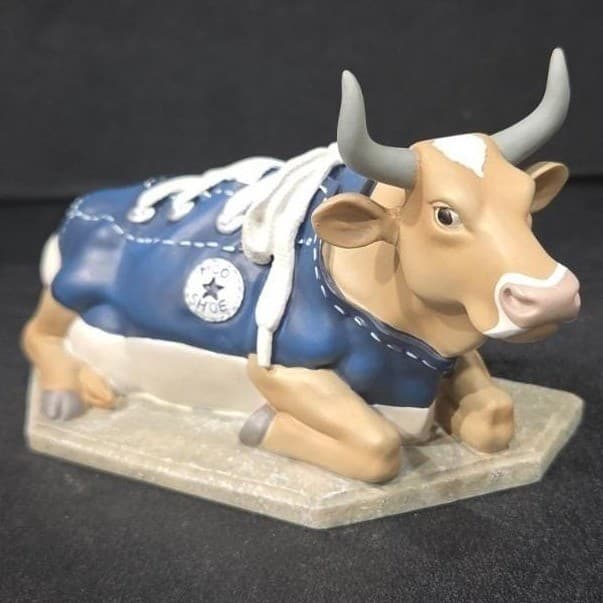 Cow Parade Mooshoe Figurine, Westland Giftware, Collectible #9125, No Box/Tag - Thumbnail 3