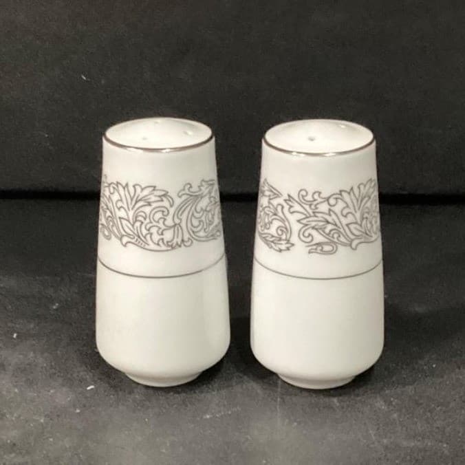 Brookwood Porcelain by Interpace Corporation M2001 Santiago Salt & Pepper Shaker - Thumbnail 8