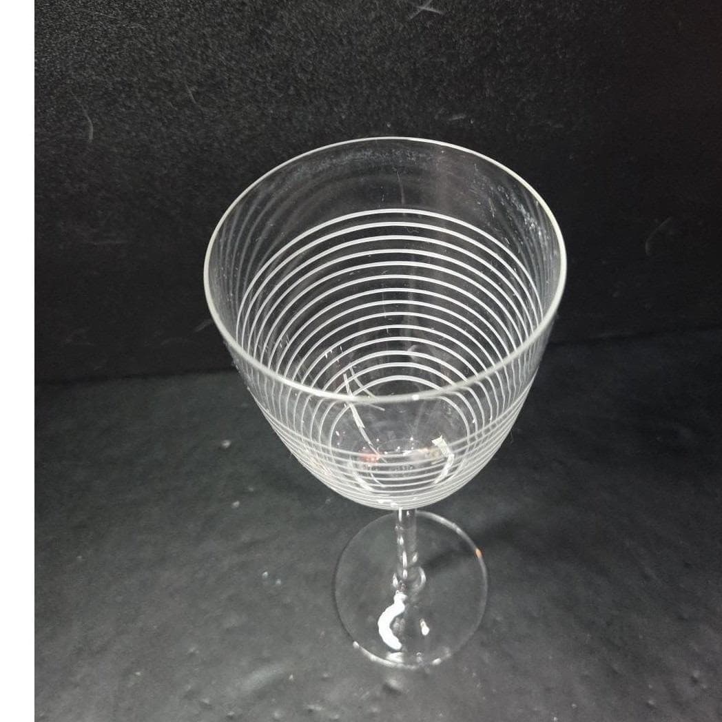 Sasaki "Rings" Hand-Blown Wine Glass, Vintage Textured Drinkware, Modern Design - Thumbnail 6