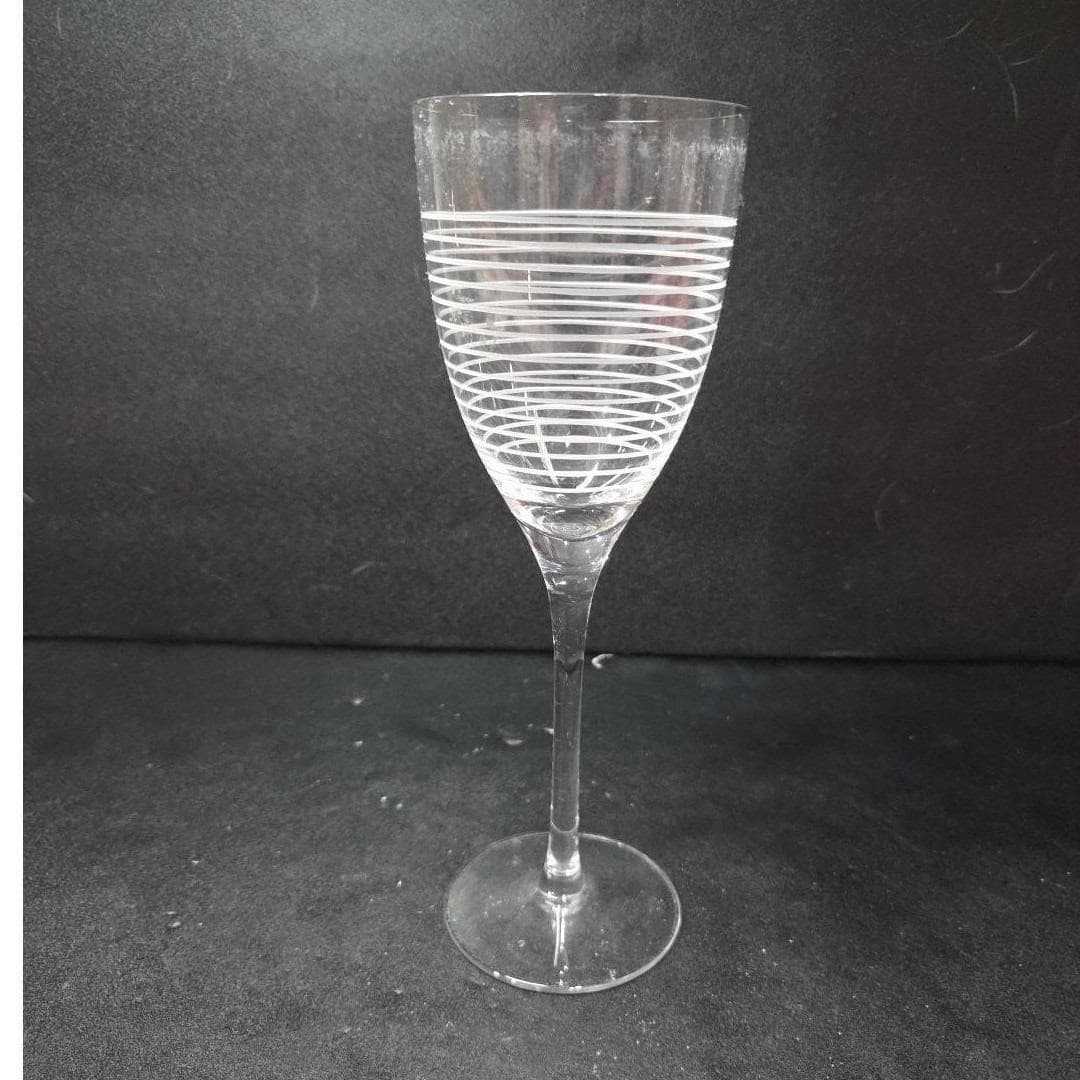 Sasaki "Rings" Hand-Blown Wine Glass, Vintage Textured Drinkware, Modern Design - Thumbnail 7
