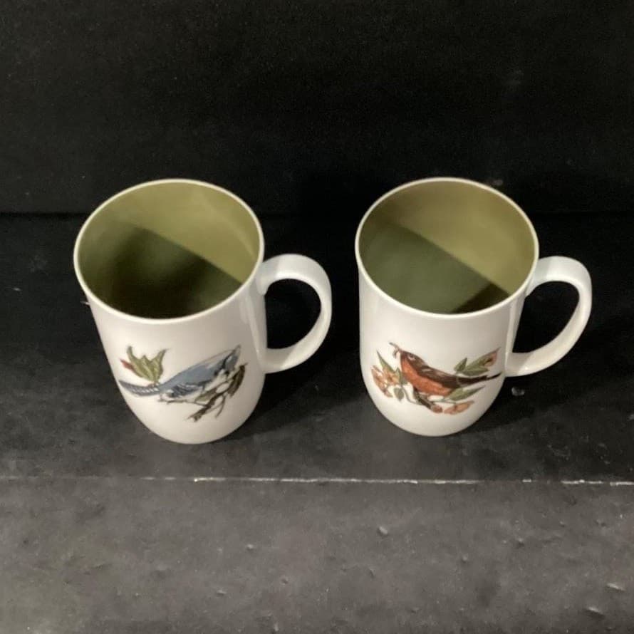 Fitz & Floyd Wild Birds Coffee Cups, Set of 2, Blue Jay and Robin Design Mugs - Thumbnail 3