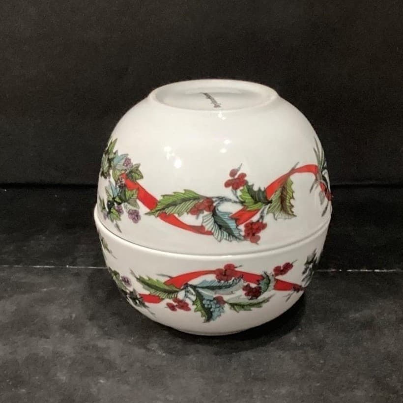 Brylane Home Jolly Time Cereal Bowls, Set of 2, Vintage Christmas Dinnerware - Thumbnail 10