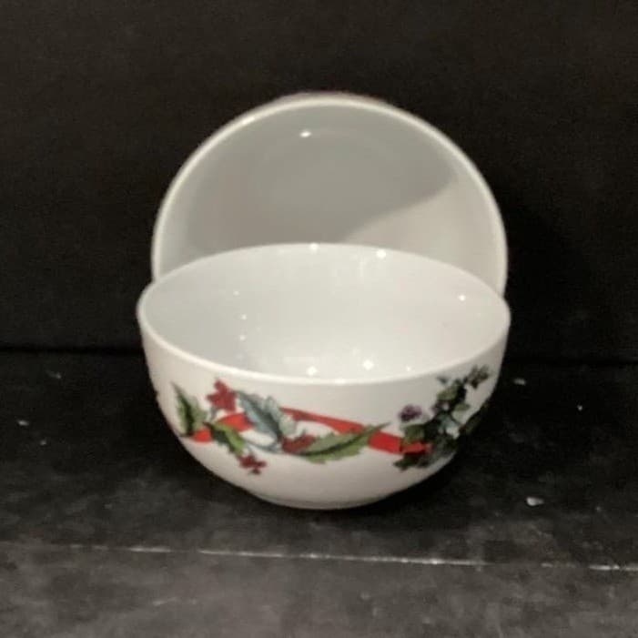 Brylane Home Jolly Time Cereal Bowls, Set of 2, Vintage Christmas Dinnerware - Thumbnail 2