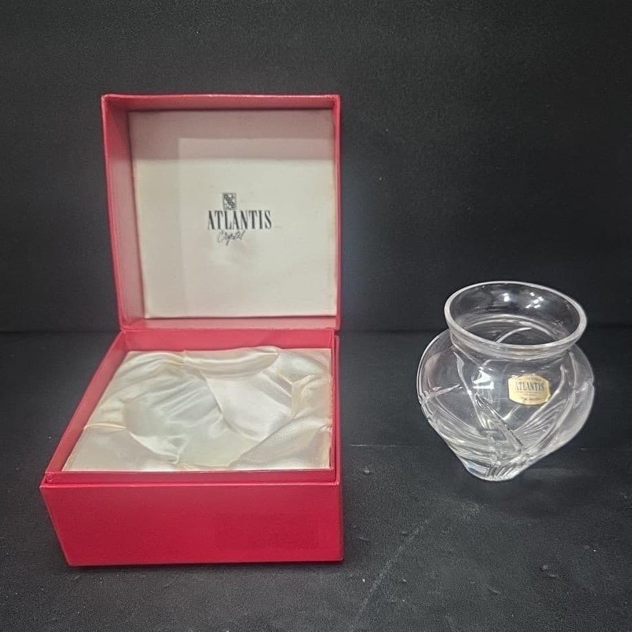 Atlantis Full Lead Crystal Vase, Vintage Handblown Clear Glass, Mantel Decor - Thumbnail 2