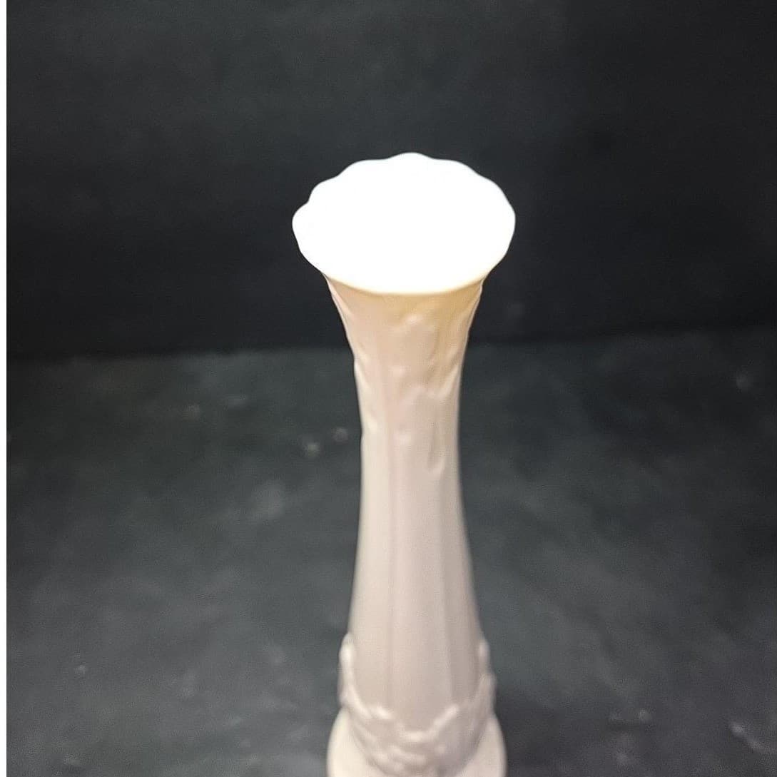 Lenox Florentine Ivory White Bud Vase, Vintage Raised Leaf Pattern, Centerpiece - Thumbnail 6