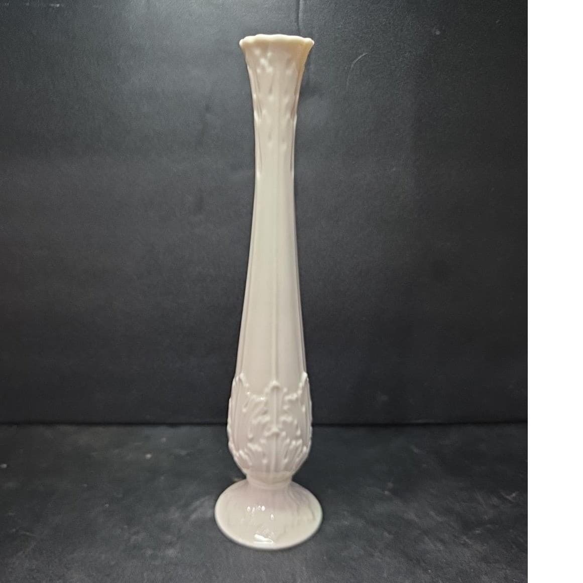 Lenox Florentine Ivory White Bud Vase, Vintage Raised Leaf Pattern, Centerpiece - Thumbnail 3