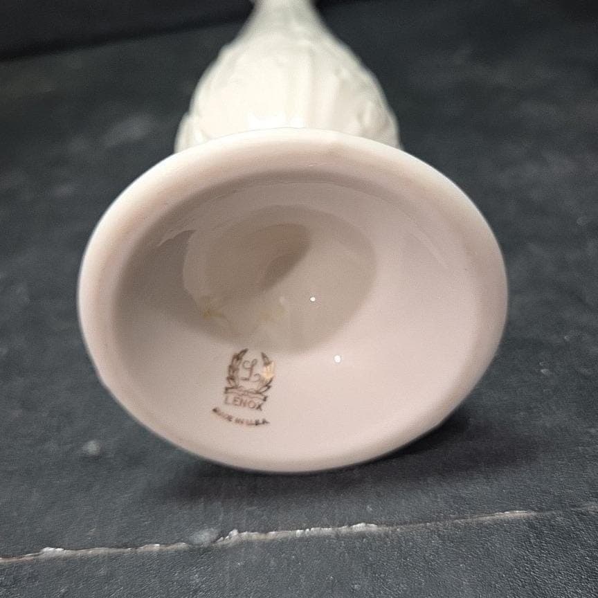 Lenox Florentine Ivory White Bud Vase, Vintage Raised Leaf Pattern, Centerpiece - Thumbnail 8