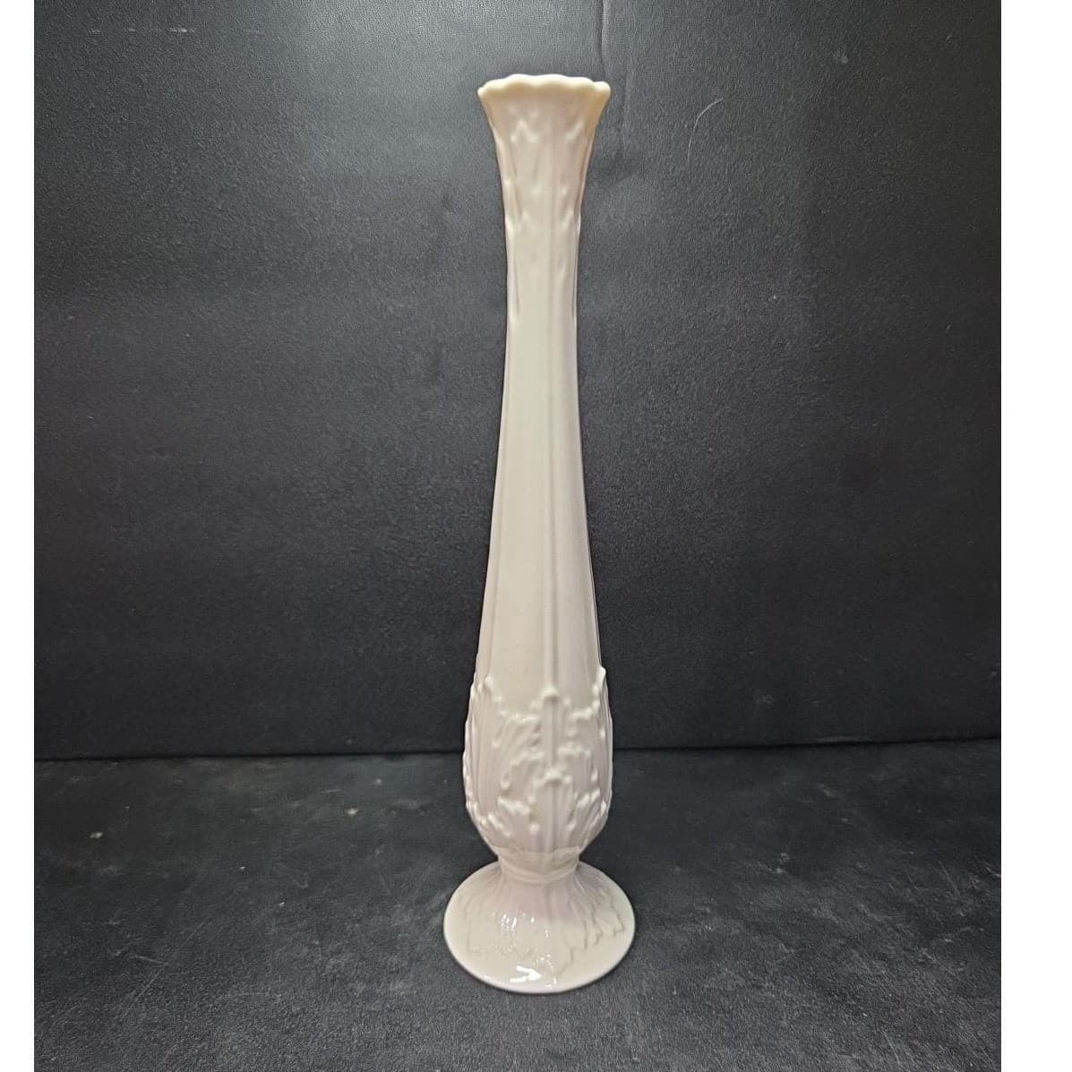 Lenox Florentine Ivory White Bud Vase, Vintage Raised Leaf Pattern, Centerpiece - Thumbnail 4