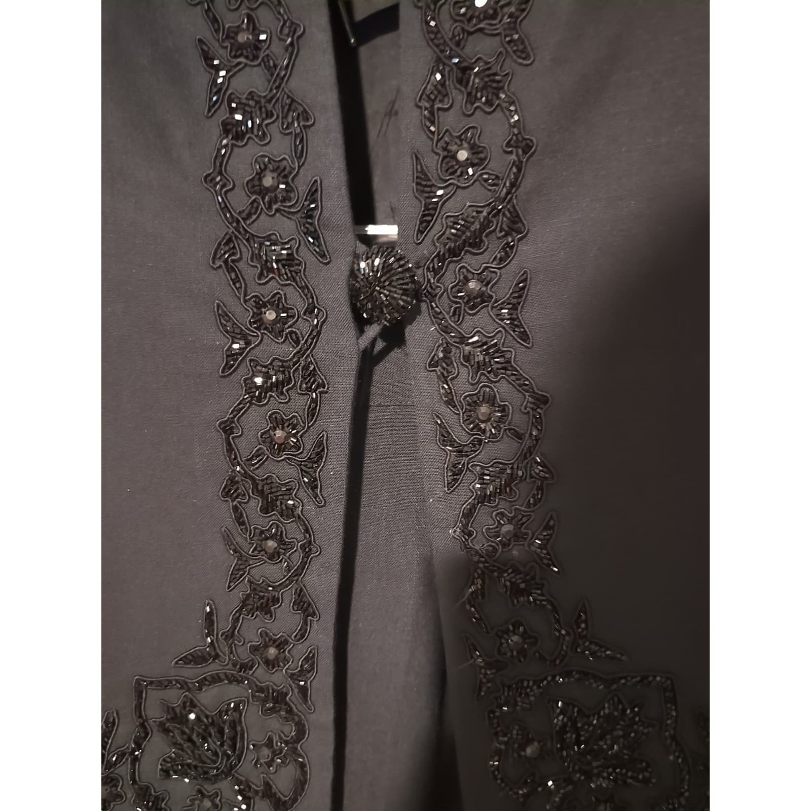John Meyer of Norwich Black Beaded Skirt Suit, Woman's Size 6 Floral Embroidery - Thumbnail 7
