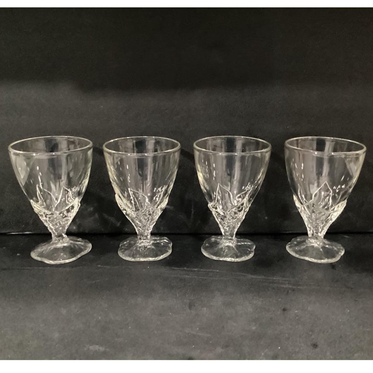 La Rochere France Footed Water Goblets Leaf Square Base Glasses Set of 4 - Thumbnail 8