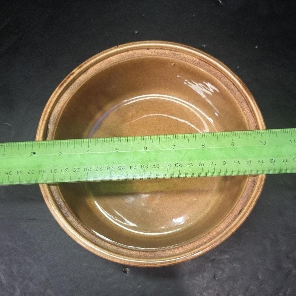 USA Stoneware Lidded Bean Pot, Brown Tan Ribbed Crock, Vtg Rustic Kitchenware - Thumbnail 2