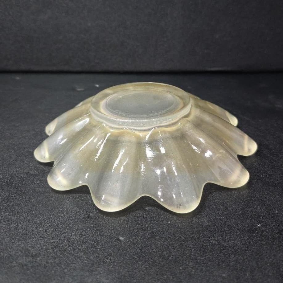 Frosted Clear Petal Design Trinket Dish, Vintage Floral Plate, Made In USA Tray - Thumbnail 9