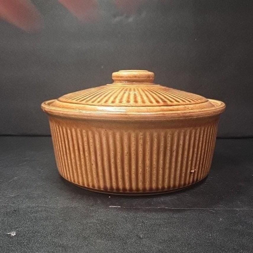 USA Stoneware Lidded Bean Pot, Brown Tan Ribbed Crock, Vtg Rustic Kitchenware - Thumbnail 10