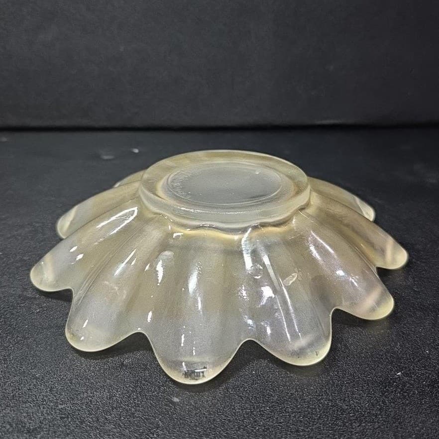 Frosted Clear Petal Design Trinket Dish, Vintage Floral Plate, Made In USA Tray - Thumbnail 10