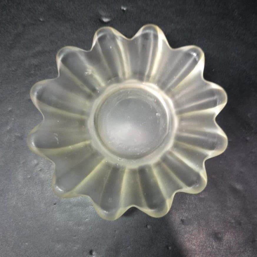 Frosted Clear Petal Design Trinket Dish, Vintage Floral Plate, Made In USA Tray - Thumbnail 3