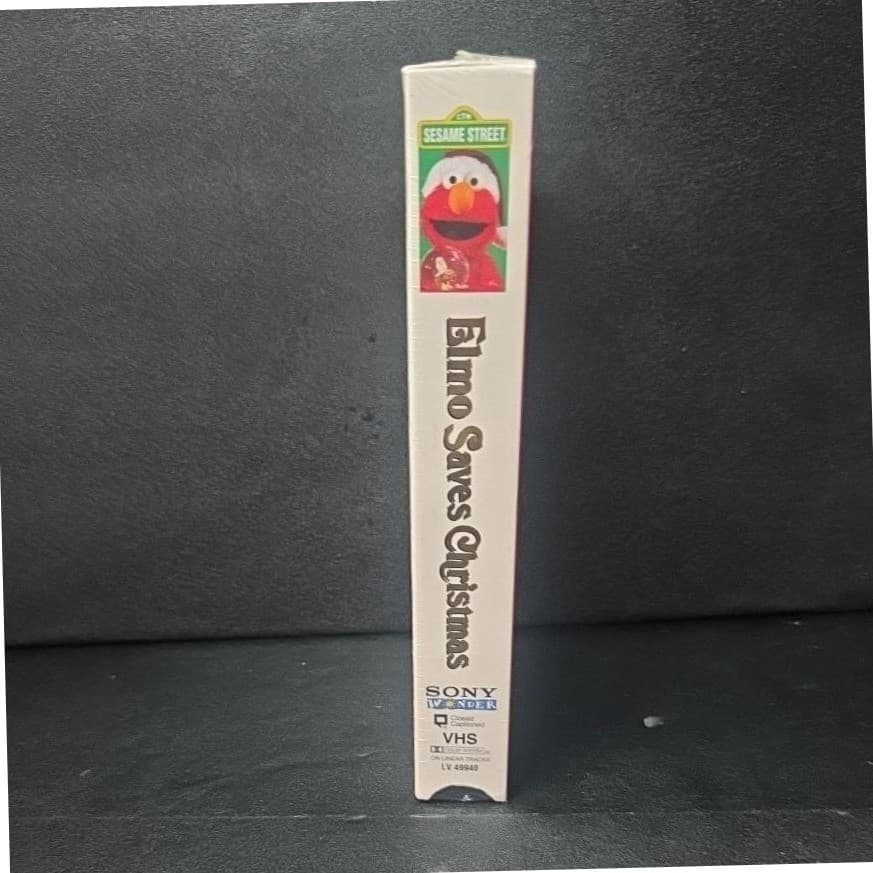 Sesame Street Elmo Saves Christmas VHS, Sony Wonder Factory Sealed LV 49940 New - Thumbnail 3