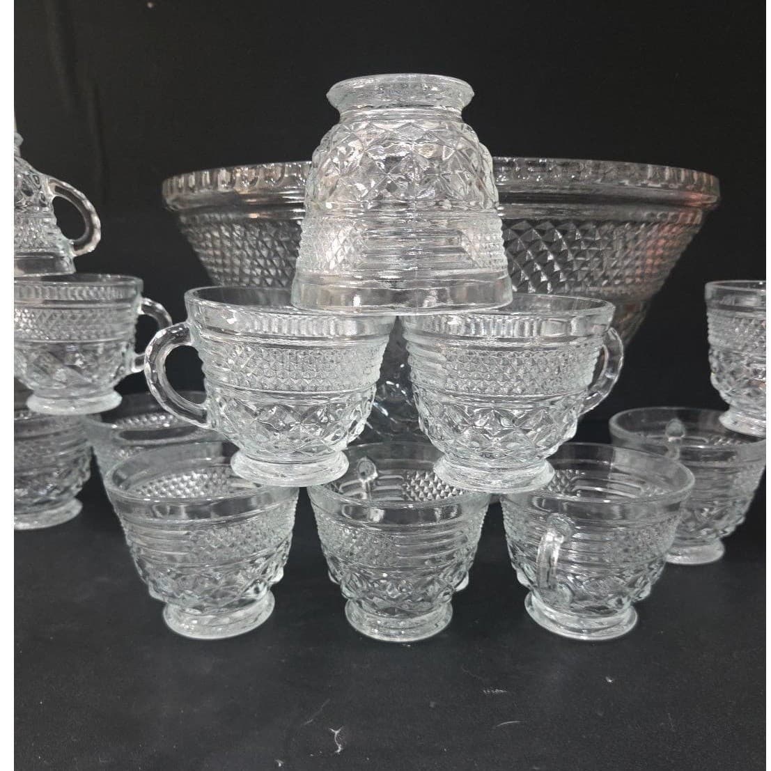 Anchor Hocking Arlington Punch Bowl, 18 Cups Included, Vintage Clear Glassware - Thumbnail 3
