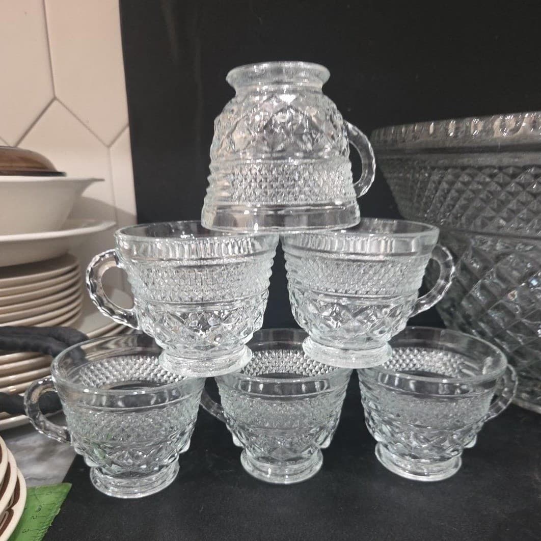 Anchor Hocking Arlington Punch Bowl, 18 Cups Included, Vintage Clear Glassware - Thumbnail 4