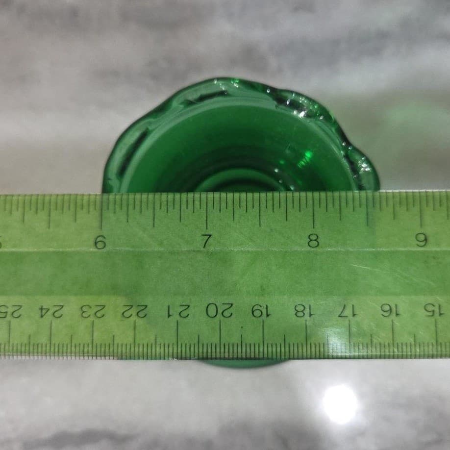 Anchor Hocking Emerald Green Glass Bud Vase, Vintage Ruffled Edge, Centerpiece - Thumbnail 10