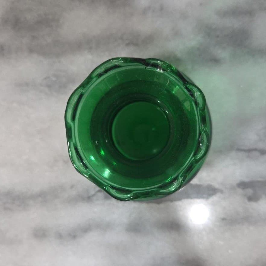 Anchor Hocking Emerald Green Glass Bud Vase, Vintage Ruffled Edge, Centerpiece - Thumbnail 7