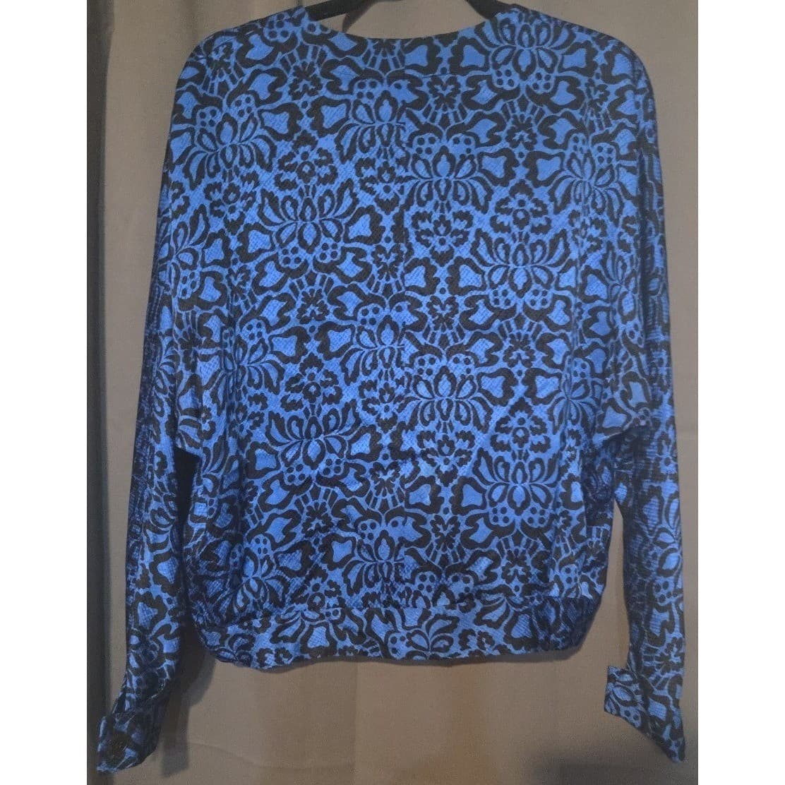 Anne Klein II Blue Floral Blouse, Vintage Woman's Size 8, Classic Silk Shirt - Thumbnail 4