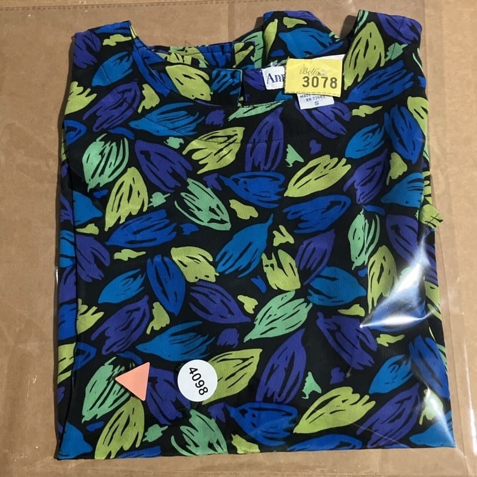 Anna and Frank Silk Short Sleeve Blouse, Woman's Small, Abstract Leaf Black Blue - Thumbnail 6