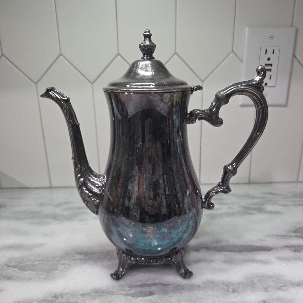 WM Rogers 800 Silver Plate Lidded Coffee Pot, Vintage Silverplate Teapot - Thumbnail 2