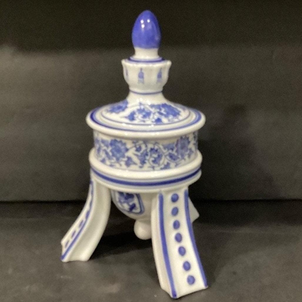 Bombay Company Blue & White Temple Urn, Vintage 3-Footed Porcelain Jar Canister - Thumbnail 11